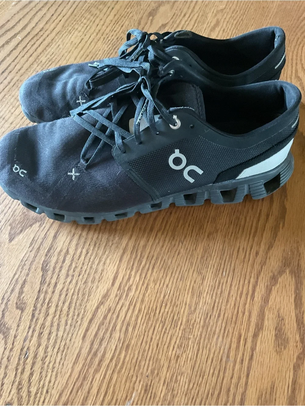 On Running Men's Athletic Shoes in Black. Size 11